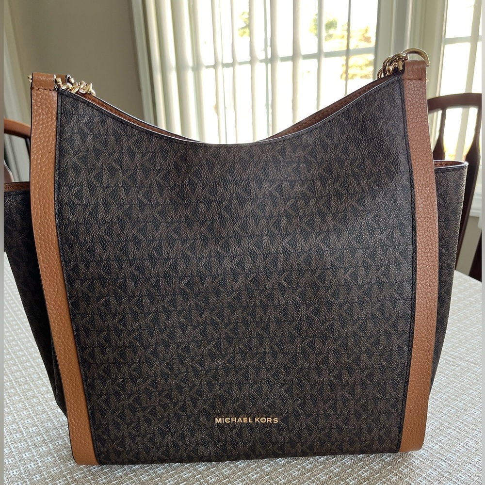 Michael Kors Jet Set Travel Large Shoulder Bag